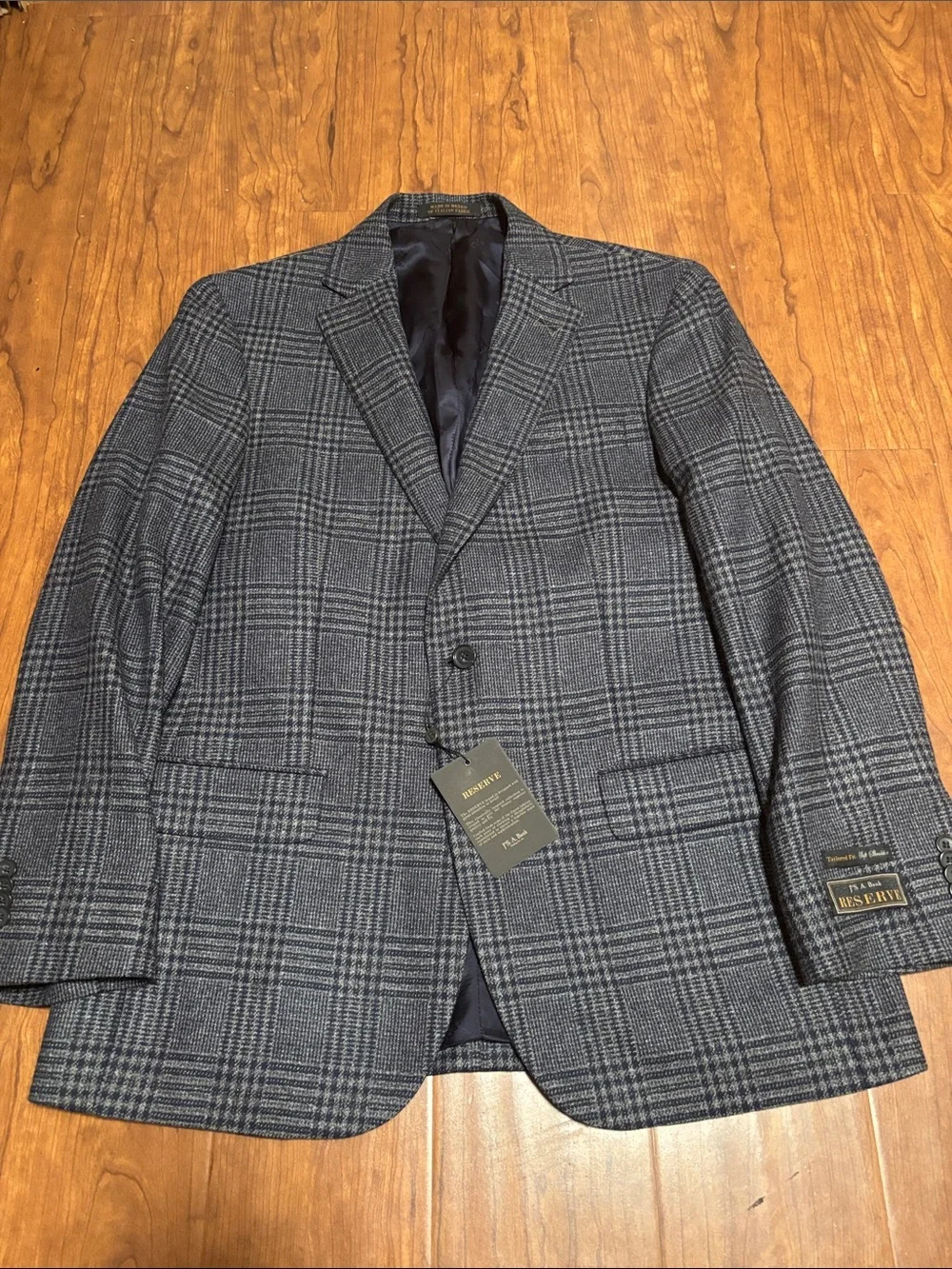 Jos. A Bank Reserve Glen Check Plaid DV Blazer